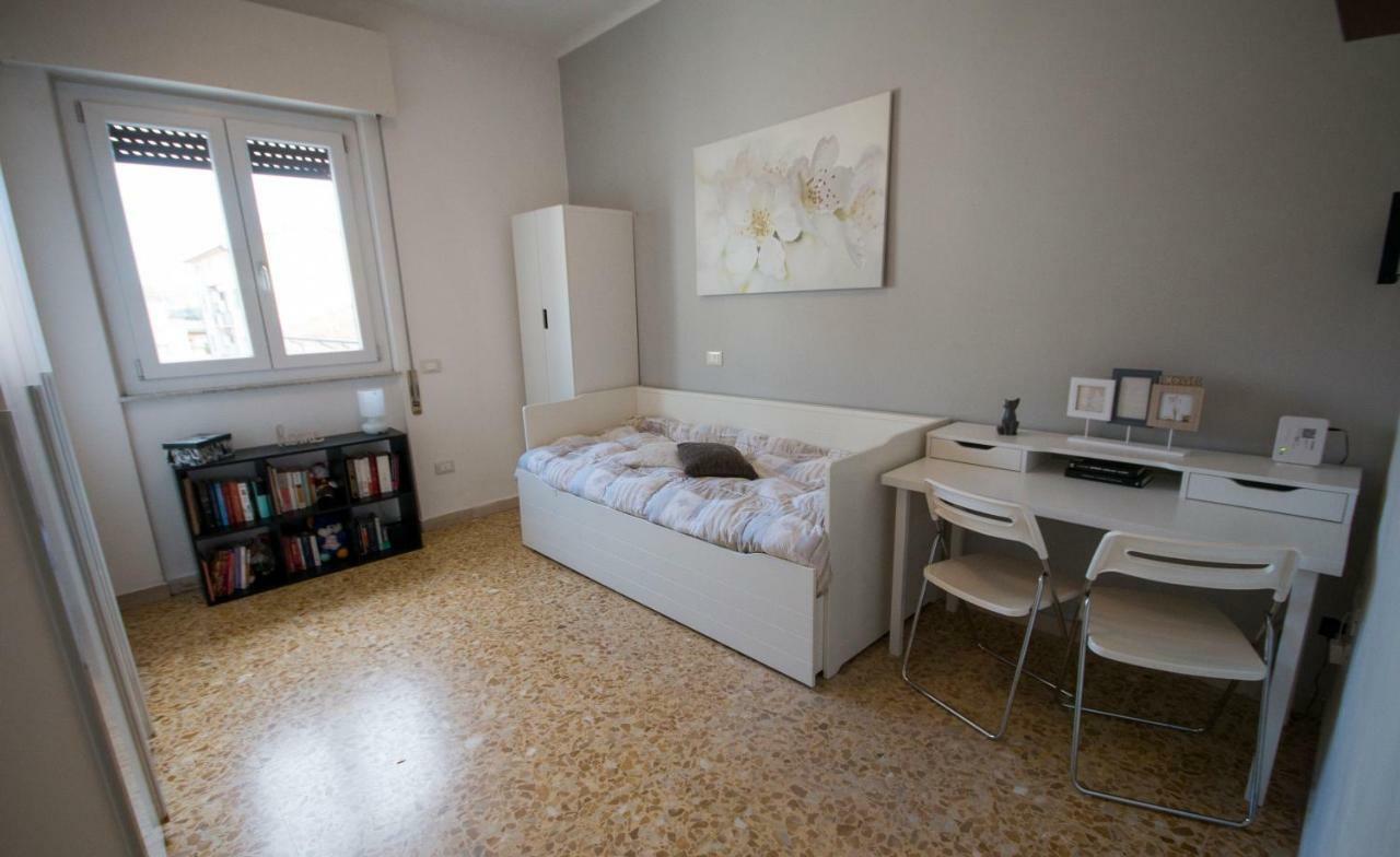 A Casa Di Simone A Viareggio Exterior foto